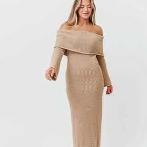 NWT Elegant Off-Shoulder Knit Maxi Dress in Tan